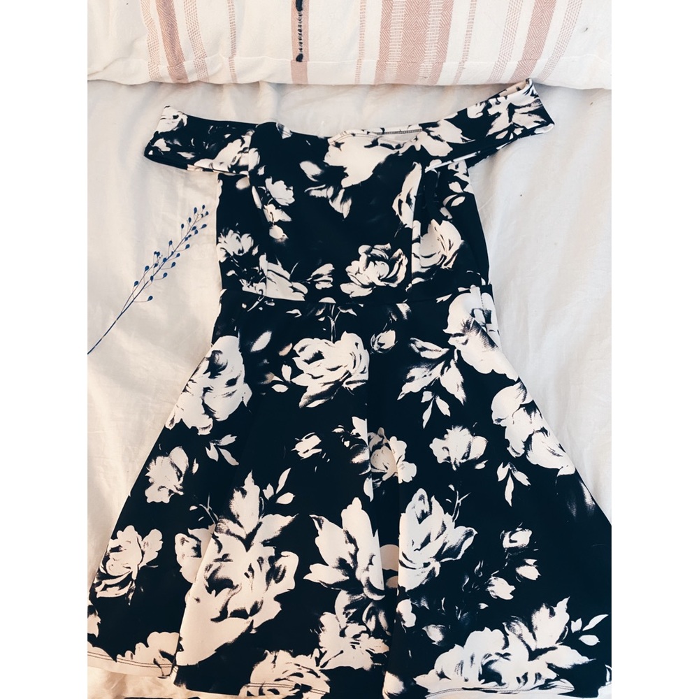 Off-the-shoulder Date Night Dress M/L Windsor